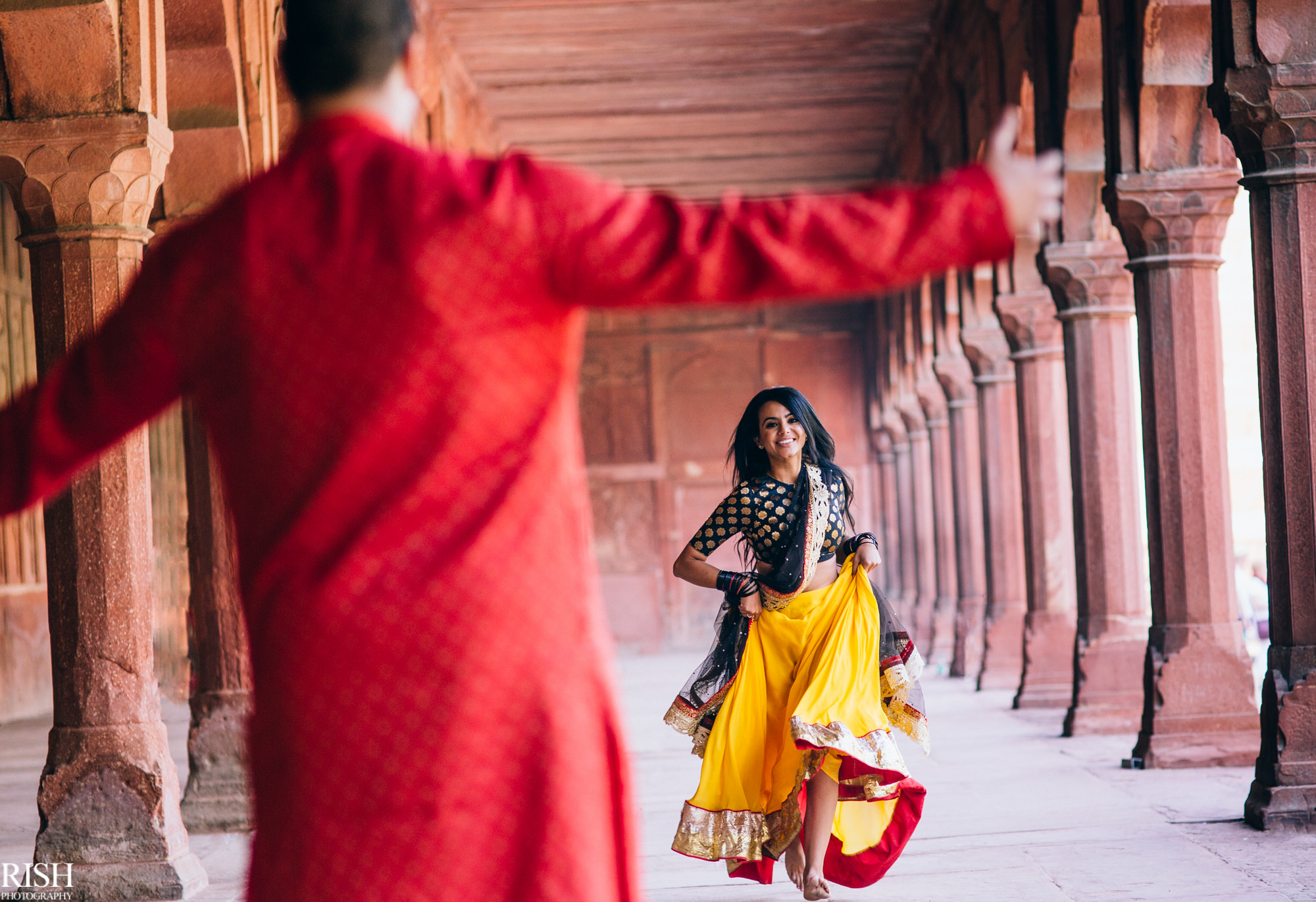 Taj Mahal Pre Wedding By Best Candid Wedding Photographer in India Delhi NCR