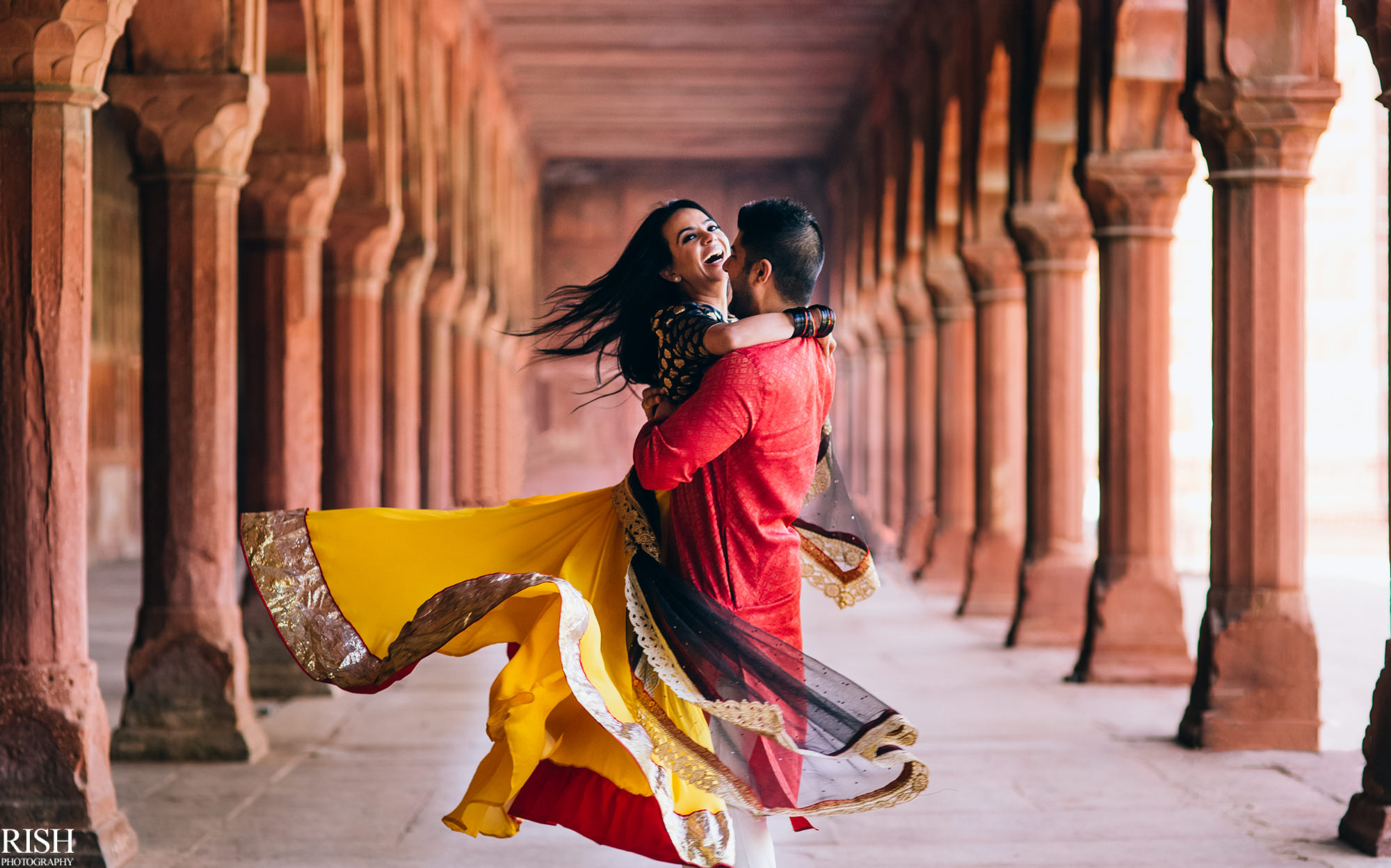 Taj Mahal Pre Wedding By Best Candid Wedding Photographer in India Delhi NCR