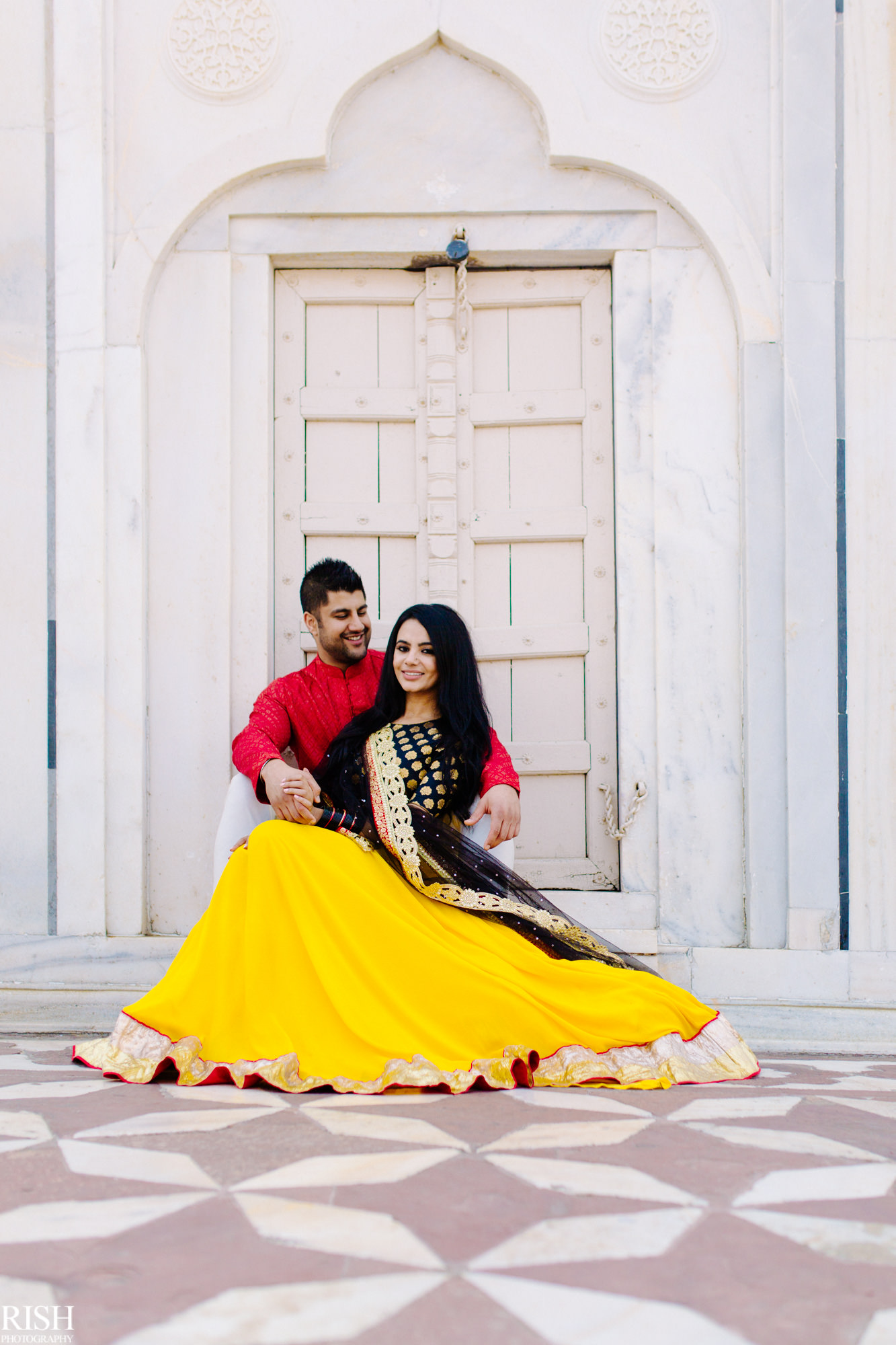 Taj Mahal Pre Wedding By Best Candid Wedding Photographer in India Delhi NCR