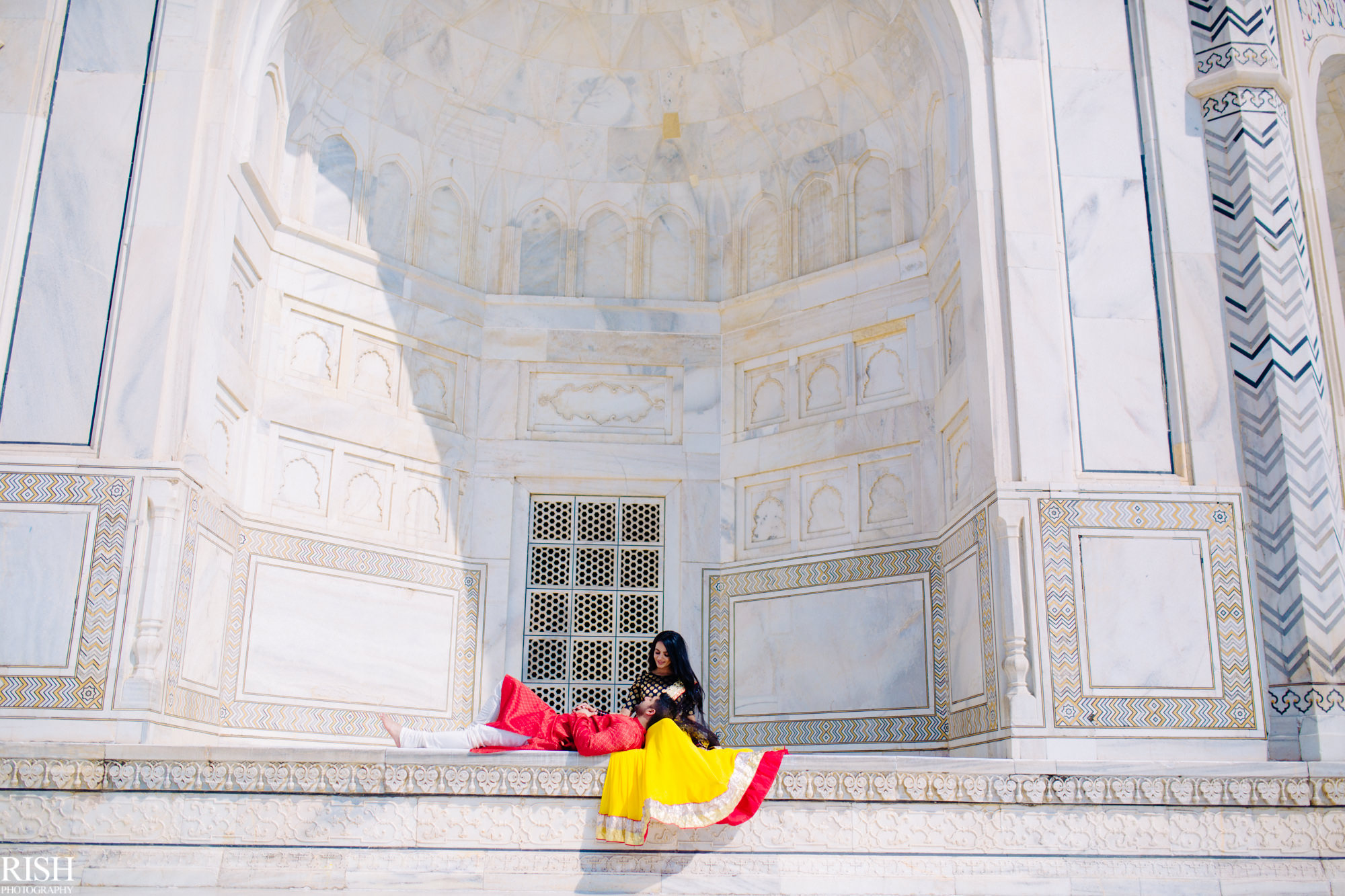 Taj Mahal Pre Wedding By Best Candid Wedding Photographer in India Delhi NCR