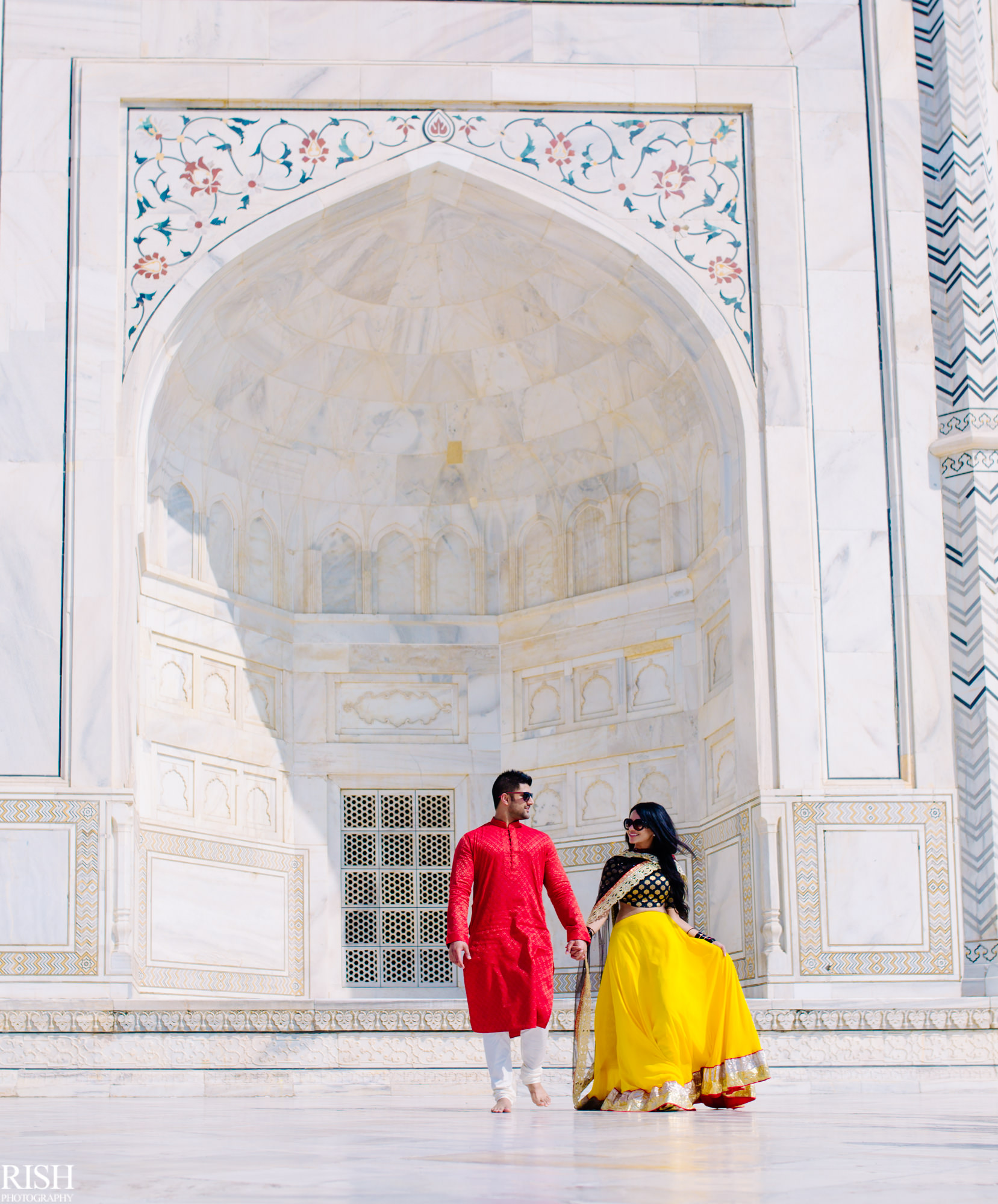 Taj Mahal Pre Wedding By Best Candid Wedding Photographer in India Delhi NCR