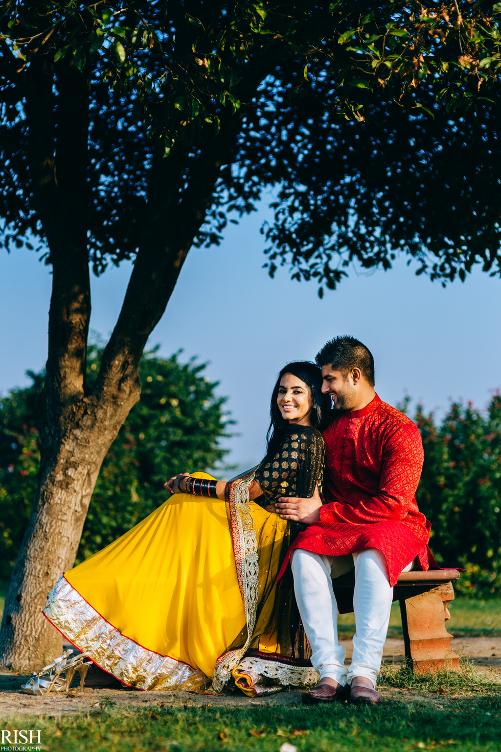 Taj Mahal Pre Wedding By Best Candid Wedding Photographer in India Delhi NCR