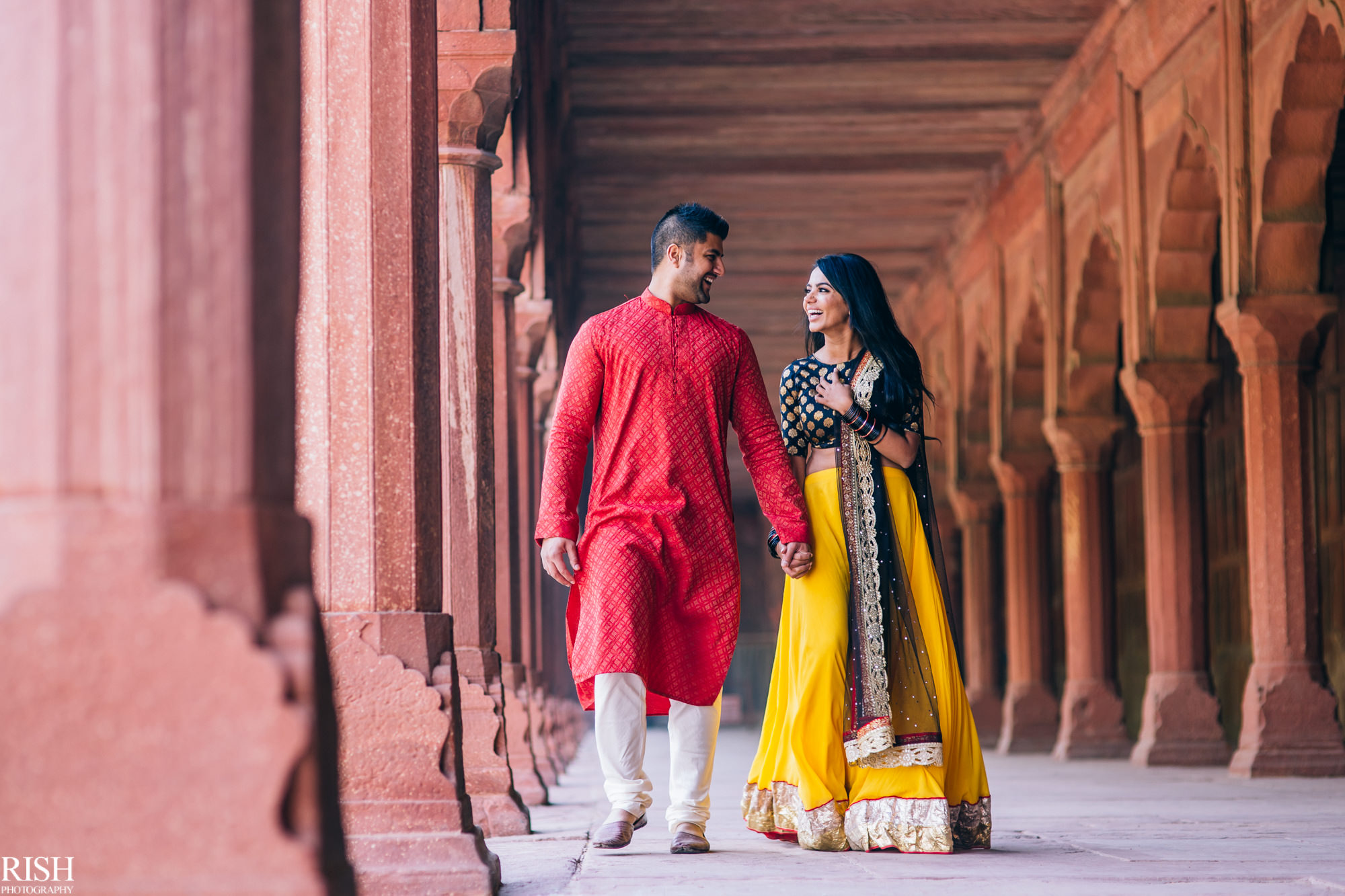 Taj Mahal Pre Wedding By Best Candid Wedding Photographer in India Delhi NCR