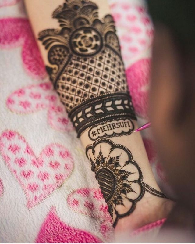 Modern Mehndi Designs That Are Trending In 21 Rish Agarwal Best Candid Wedding Photographer Delhi India