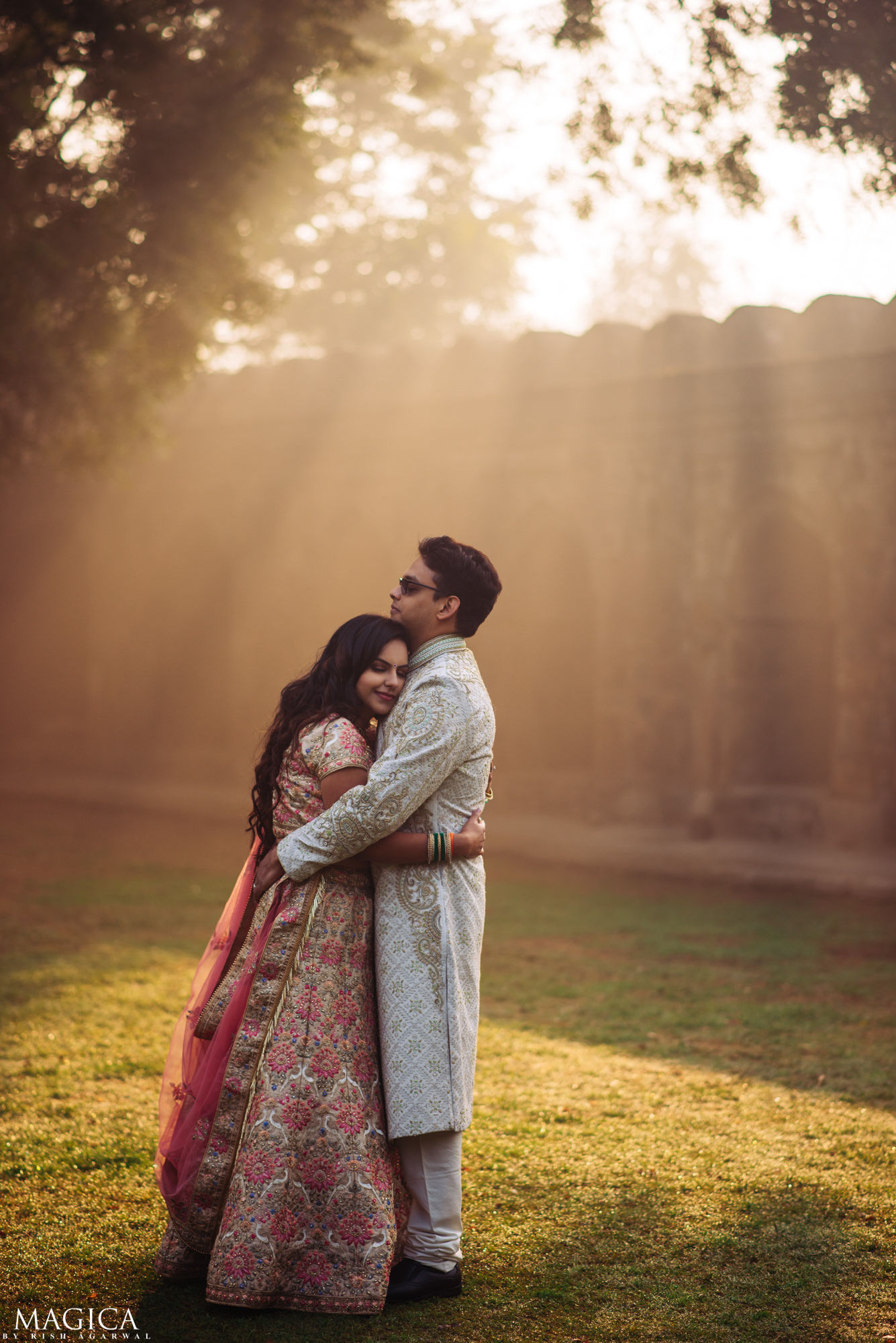 Pre Wedding Poses Projects :: Photos, videos, logos, illustrations and  branding :: Behance