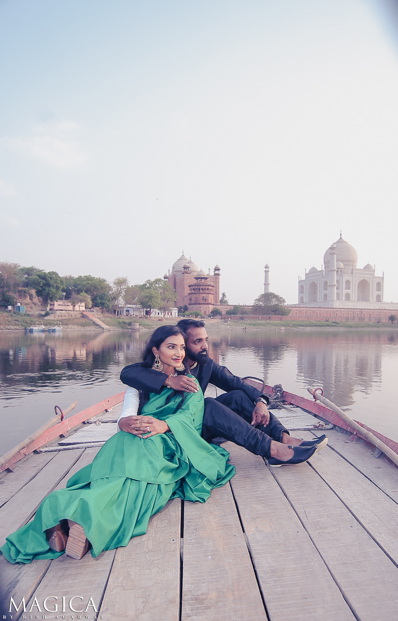 Taj Mahal Pre Wedding By Best Candid Wedding Photographer in India New Delhi