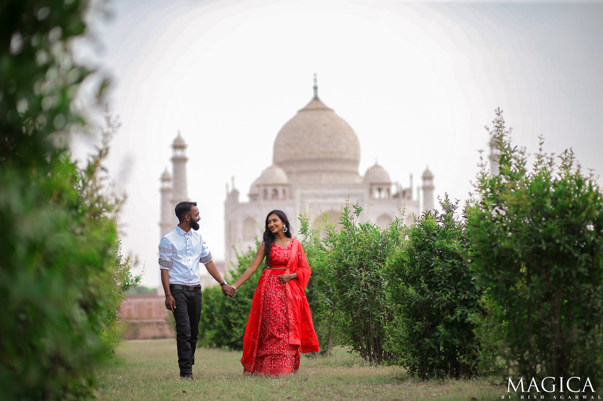 Taj Mahal Pre Wedding By Best Candid Wedding Photographer in India New Delhi