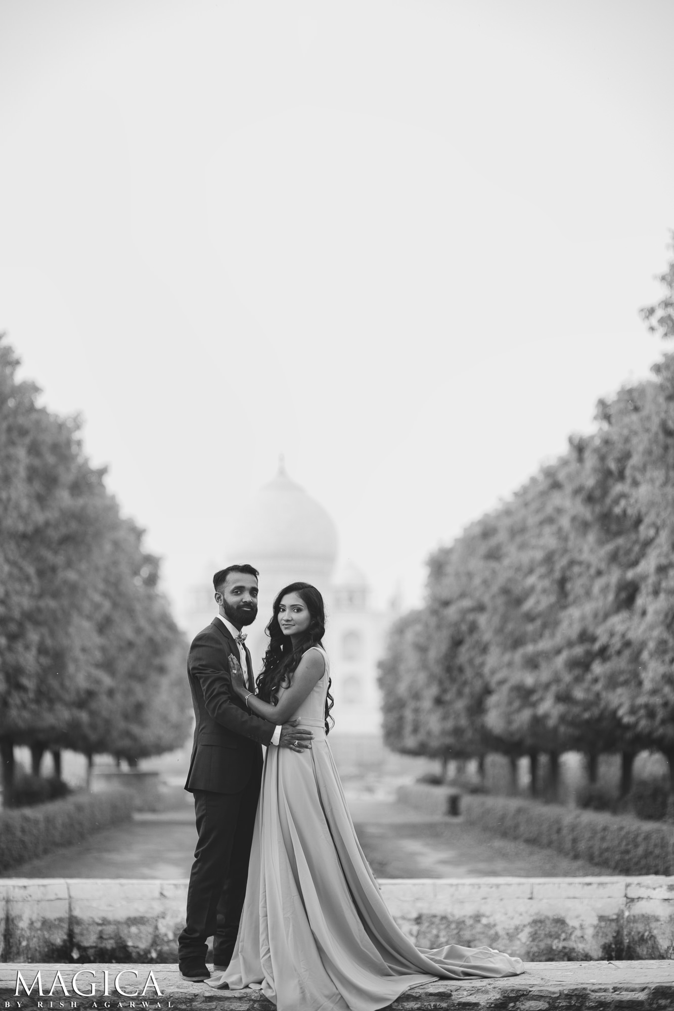 Taj Mahal Pre Wedding By Best Candid Wedding Photographer in India New Delhi