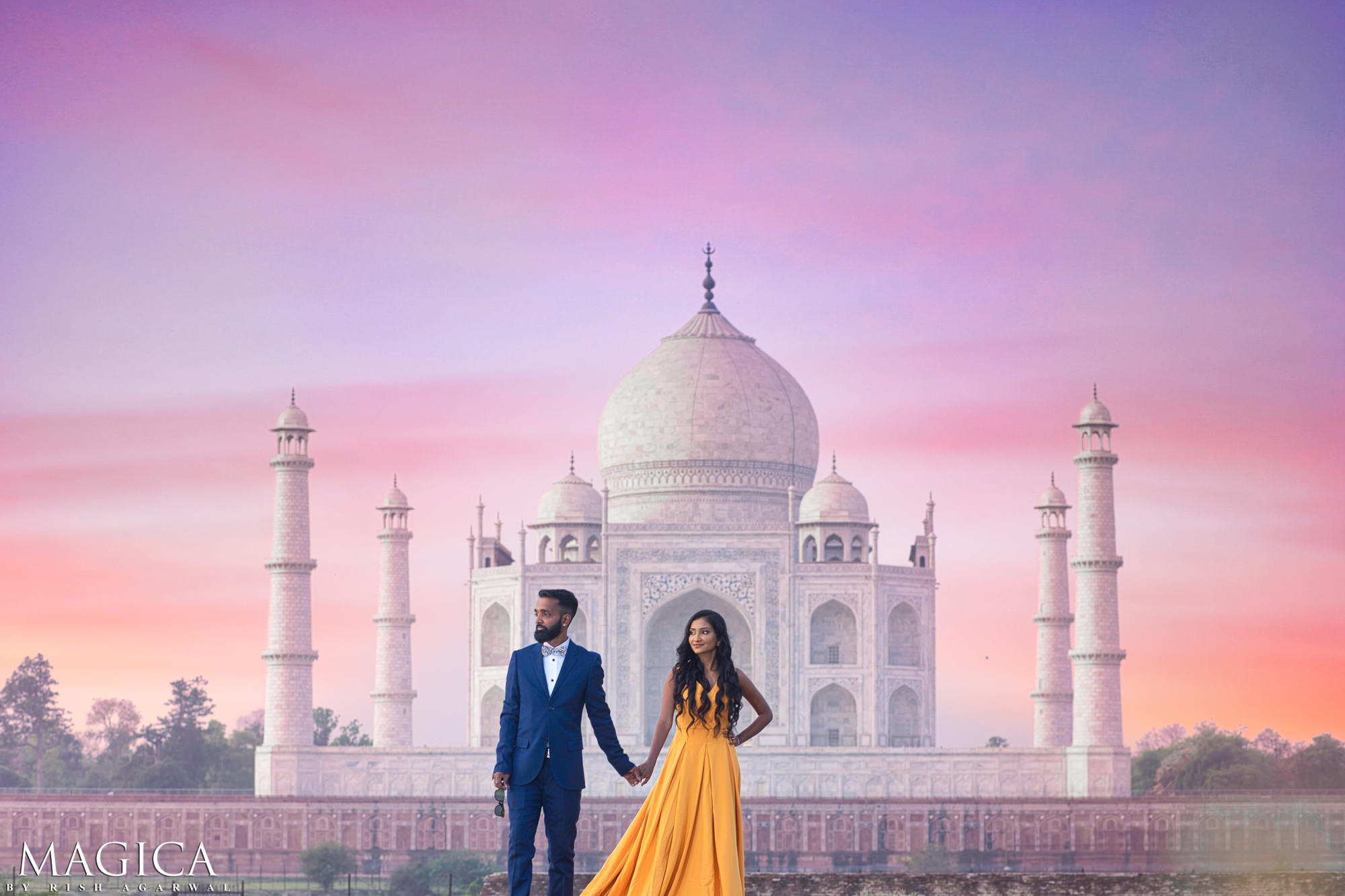 Taj Mahal Pre Wedding By Best Candid Wedding Photographer in India New Delhi