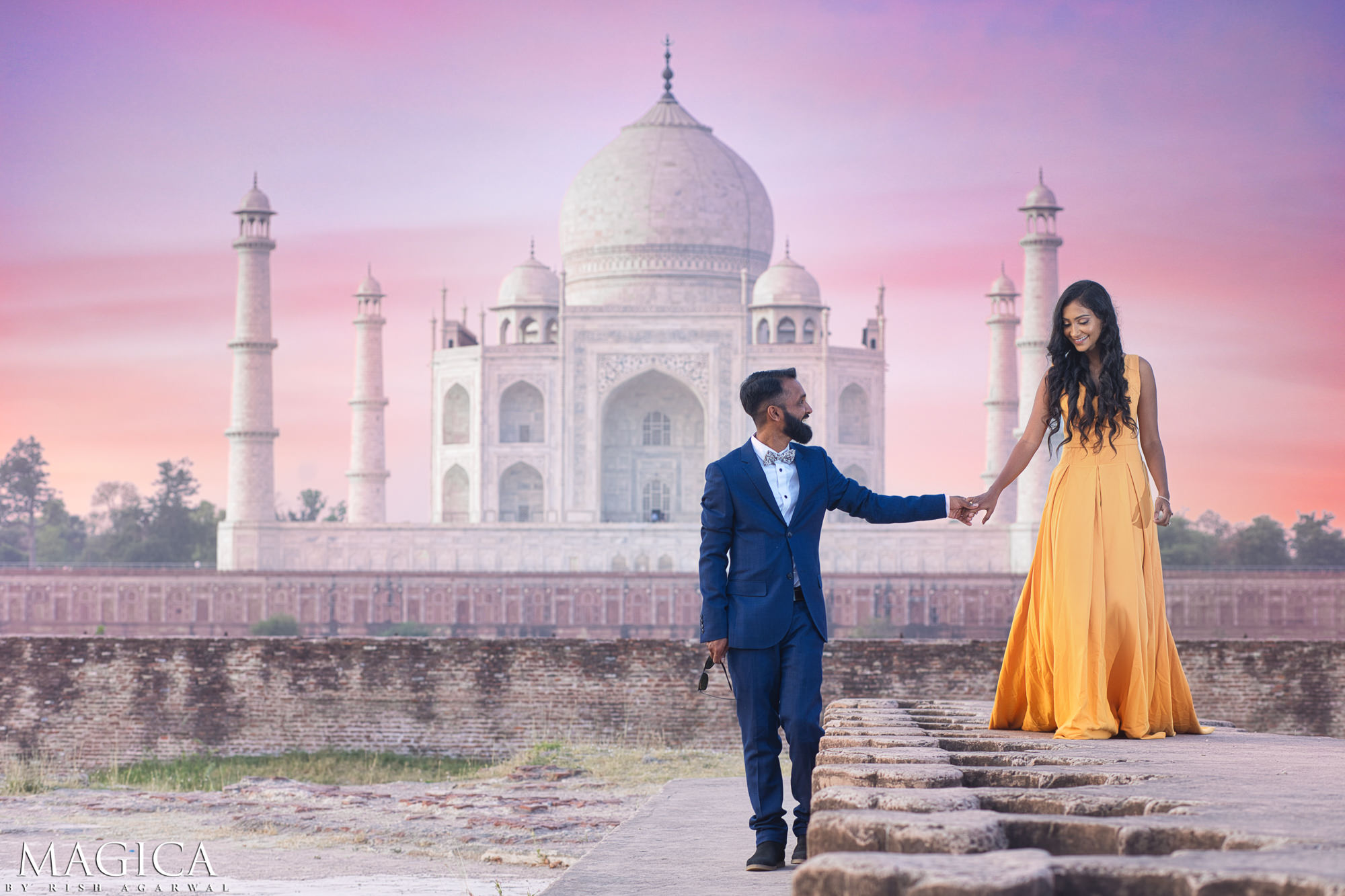 Taj Mahal Pre Wedding By Best Candid Wedding Photographer in India New Delhi